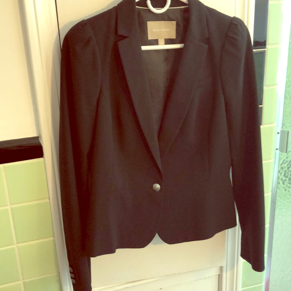 Black tailored women’s jacket
